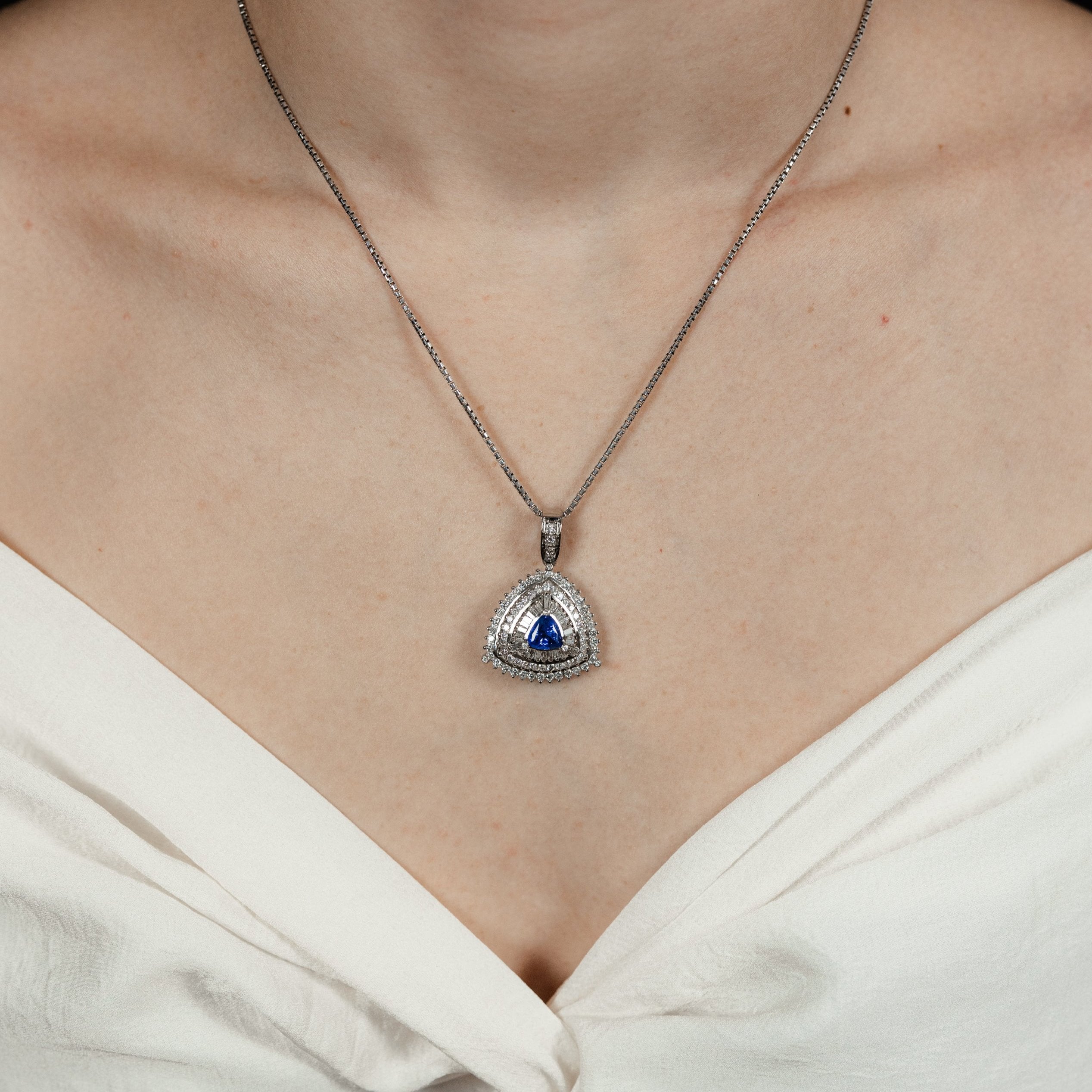 Saphir- und Diamanten Anhänger