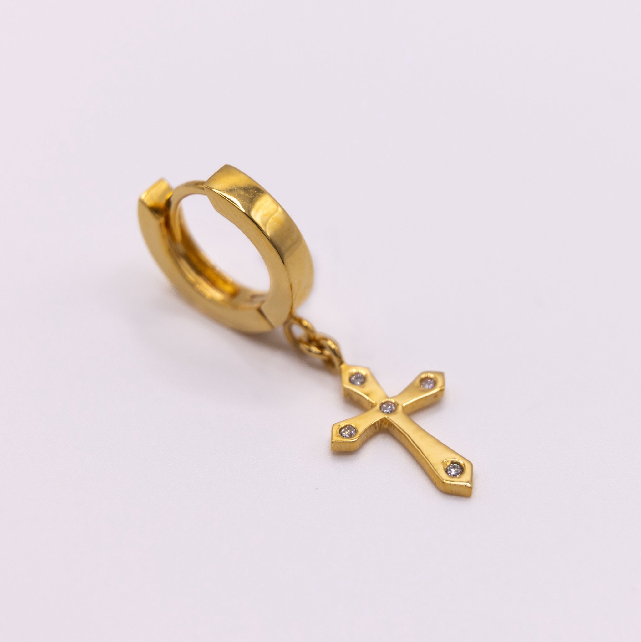 Kreuz-Ohrring mit Diamanten