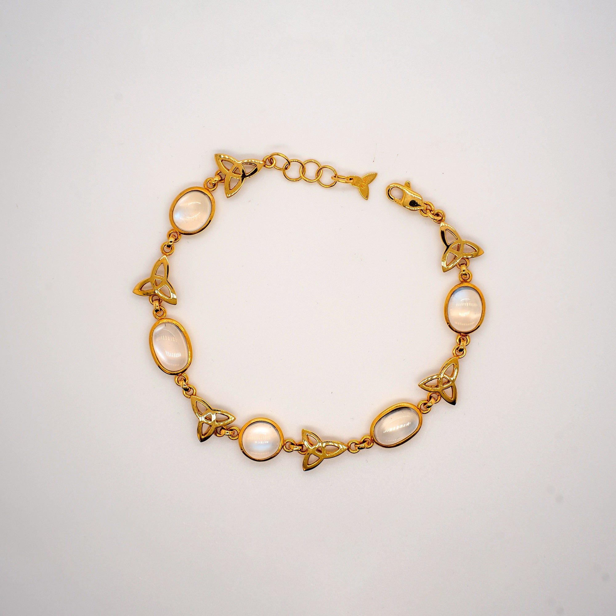 Armband mit Mondsteinen